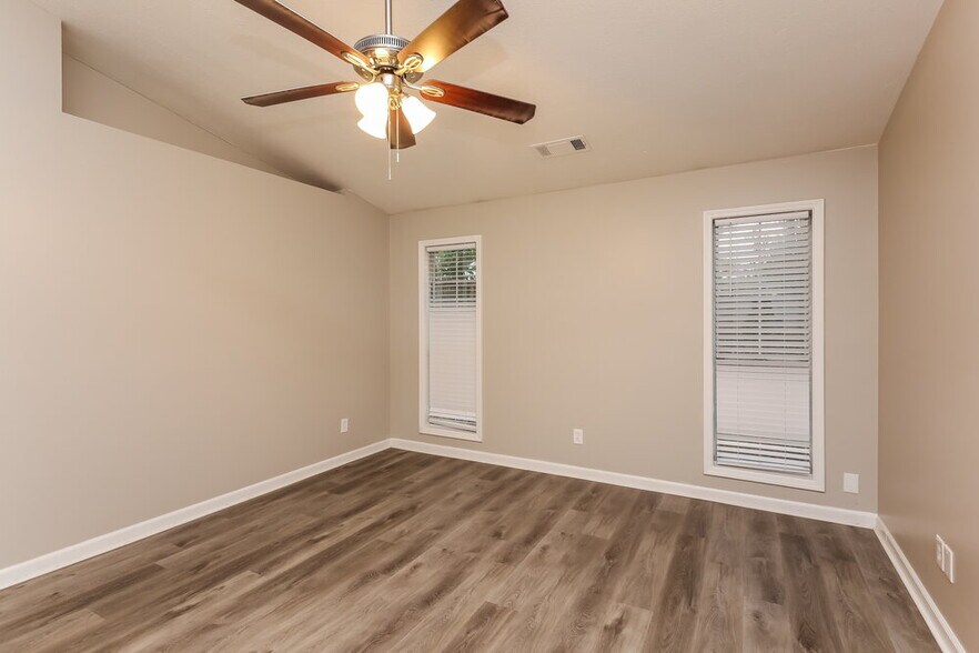 Building Photo - 1394 Luther Way