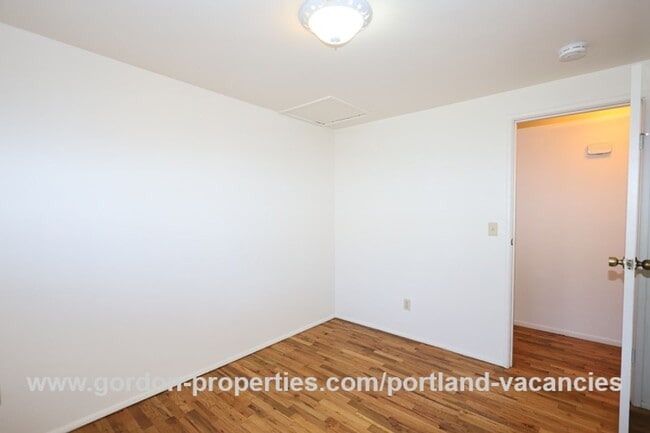 Building Photo - SE Tenino St - Brentwood-Darlington ranch-style 3 bedroom home