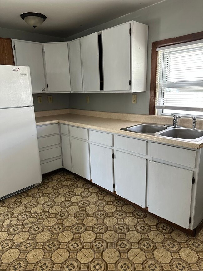 Building Photo - 916 Evergreen Ave