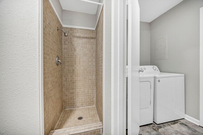 Building Photo - BG0109