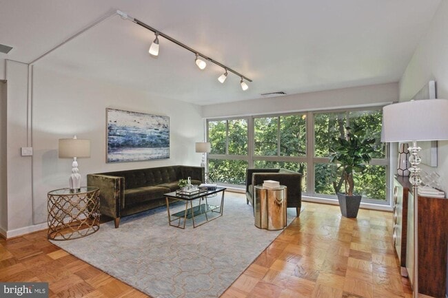 Primary Photo - Beautiful 1BR/1BA in Downtown Bethesda. Al...