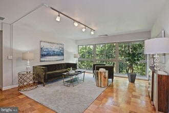 Building Photo - Beautiful 1BR/1BA in Downtown Bethesda! Al...