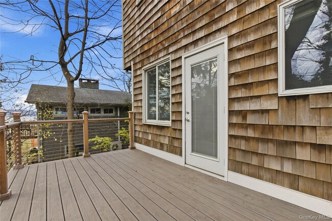 Building Photo - 62 Van Wyck St