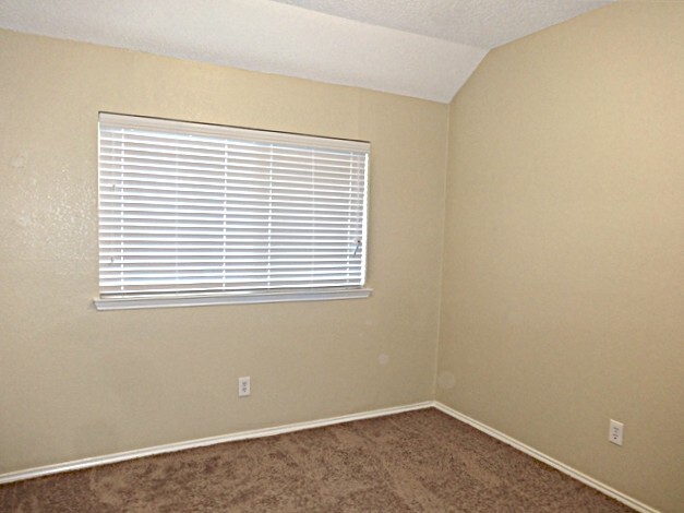 Building Photo - 729 Turnstone Dr