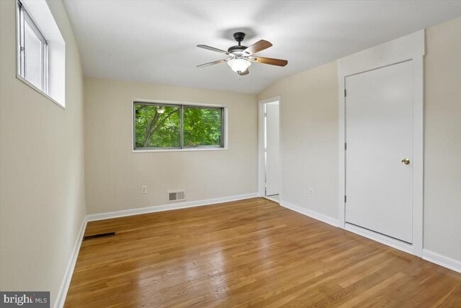 Building Photo - 901 Kenbrook Dr