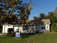 Building Photo - 3 Bedroom 1 bath Call Carole Arcaro Delton...