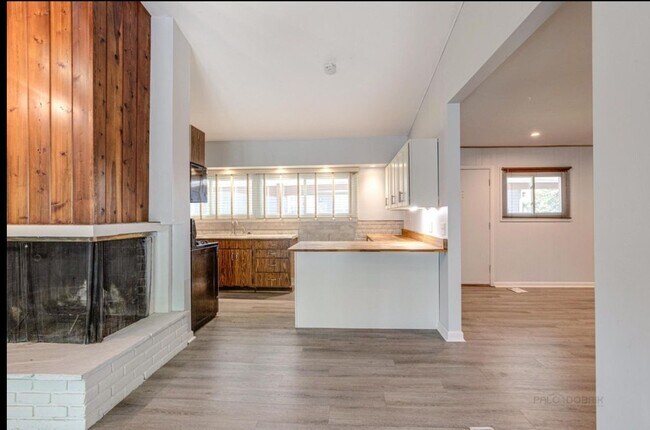 Building Photo - 504 S Butterfield Rd.