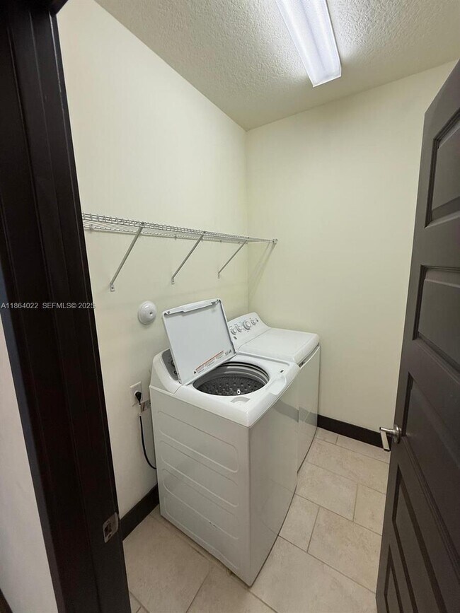 Building Photo - 15677 NW 91st Ct