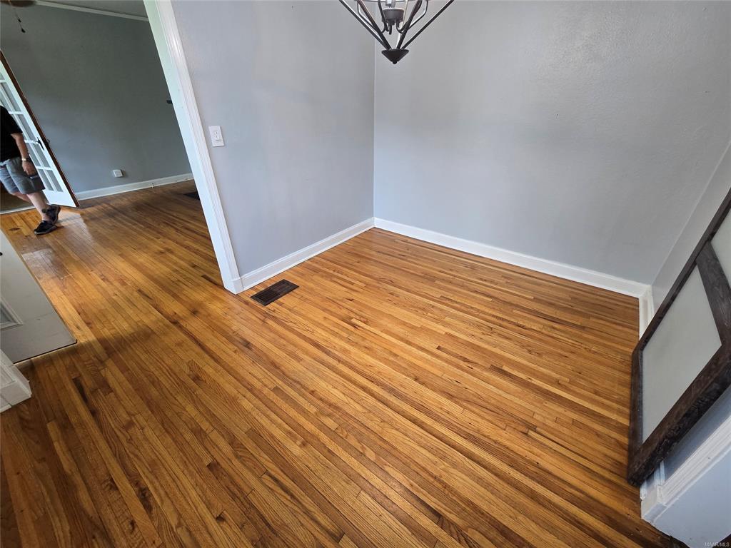 Building Photo - 110 Oak Forest Dr