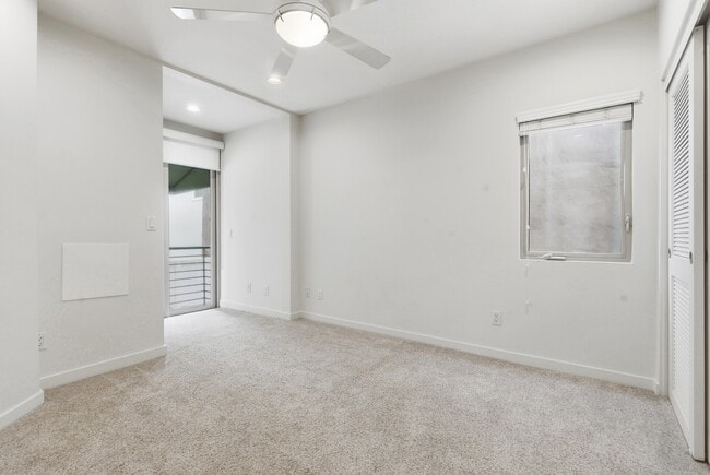 Building Photo - 207 42nd St