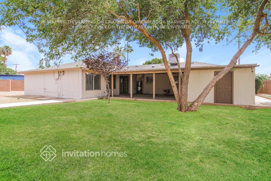 Building Photo - 657 N Sunland Dr