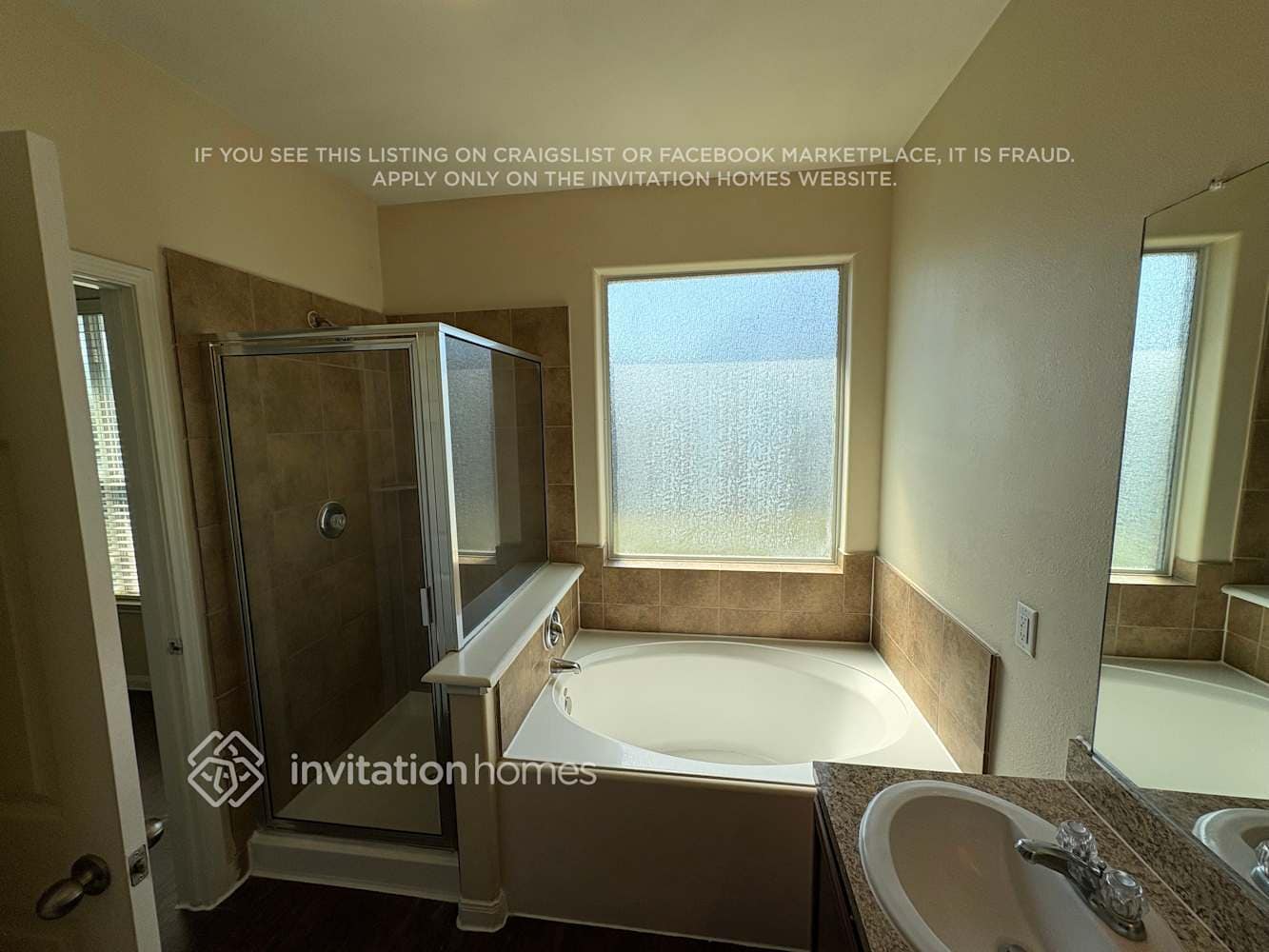 Building Photo - 13529 Raintree Dr