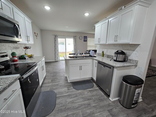 Building Photo - 4510 Sandstone Dr