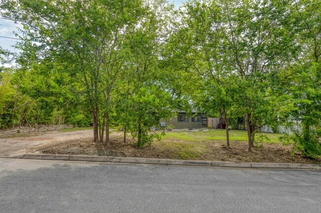 Primary Photo - 3400 Lafayette Ave