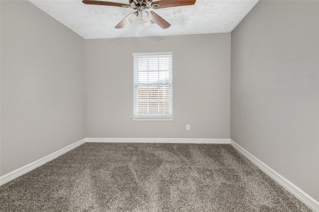 Building Photo - 2611 Desert Sage Dr