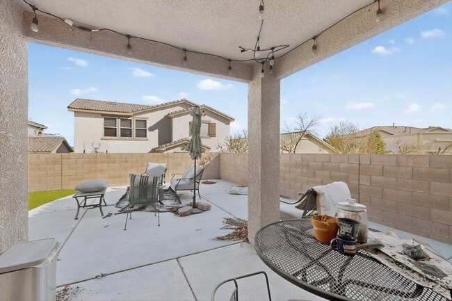 Building Photo - Montano Unser NW 3/4 bedroom 2/bath 2/Car garage