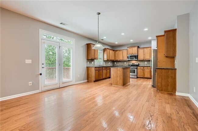 Building Photo - 5211 Lake Field Dr