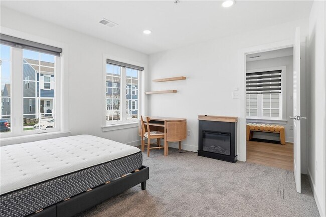 Building Photo - 4009 Cottage Wy