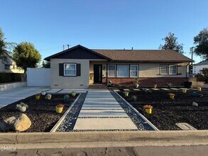 Building Photo - 1075 Chevron Ct