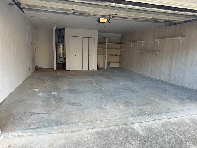 Building Photo - 2834 Clearbrook Dr