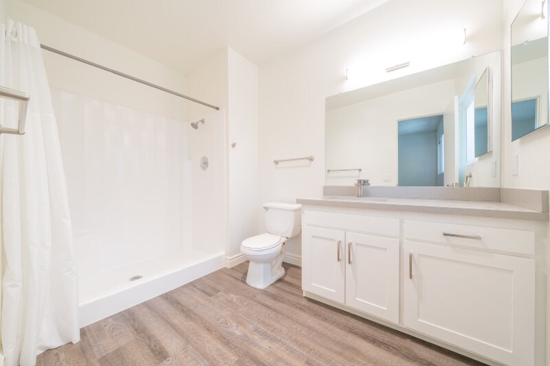 Building Photo - 1150 Meadow Lake Dr