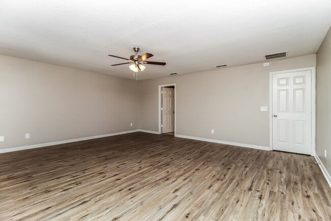 Building Photo - 351 Willowbay Ridge St