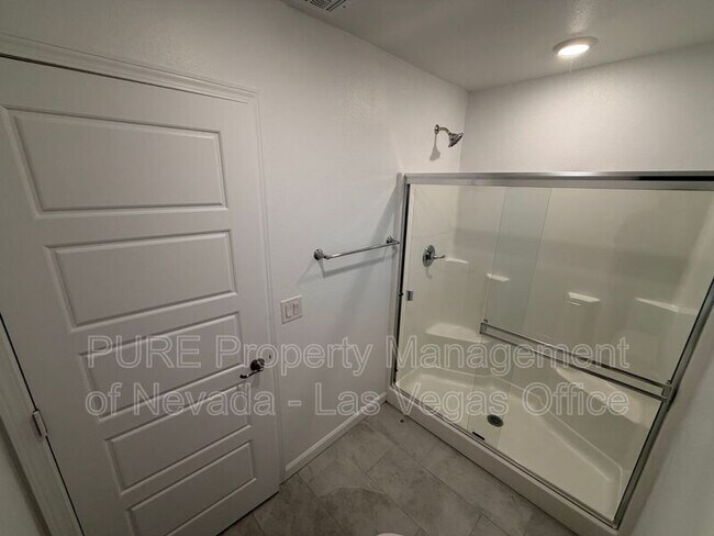 Building Photo - 815 Watford Pl