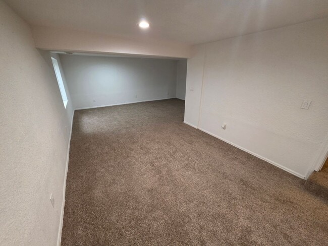 Building Photo - 6094 S Kingston Cir
