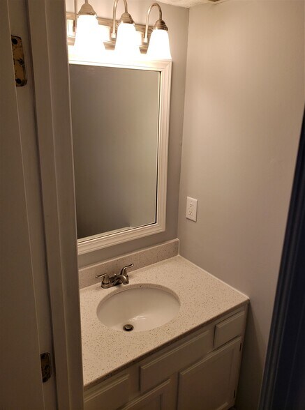 15 Jarrow Half Bath sm - 2193 Jarrow Dr