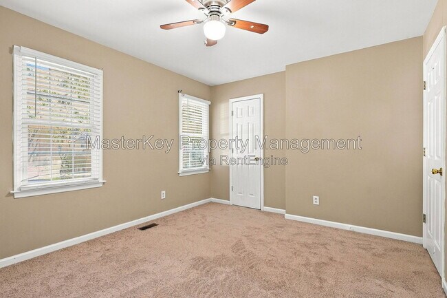 Building Photo - 217 Riverwalk Cir