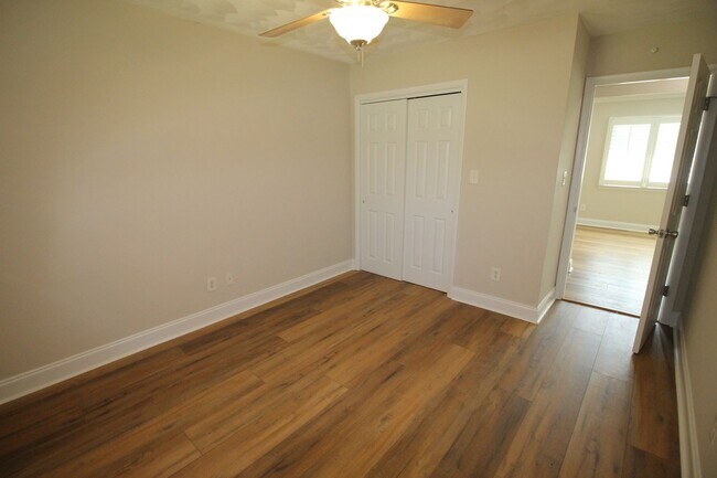 Building Photo - Beautiful Single Family Home in Great Neck Estates
