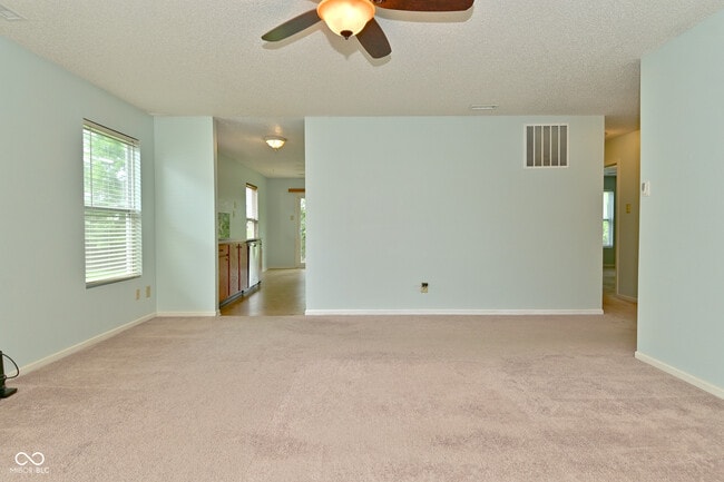 Building Photo - 916 Bentgrass Dr