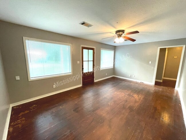 Building Photo - 4BR/2BA Home