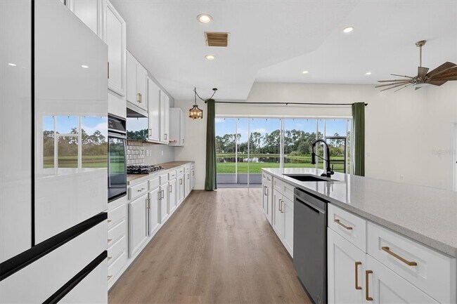 Building Photo - 10725 Banfield Dr