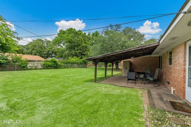 Building Photo - Adorable 3 bed 2 bath in Broadmoor Area!