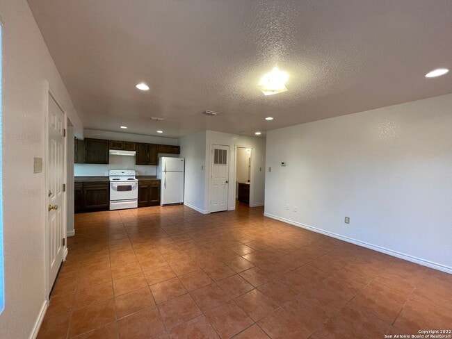 Building Photo - 1721 Quintana Rd