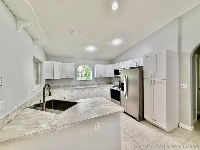 Building Photo - 5707 Silver Oak Dr