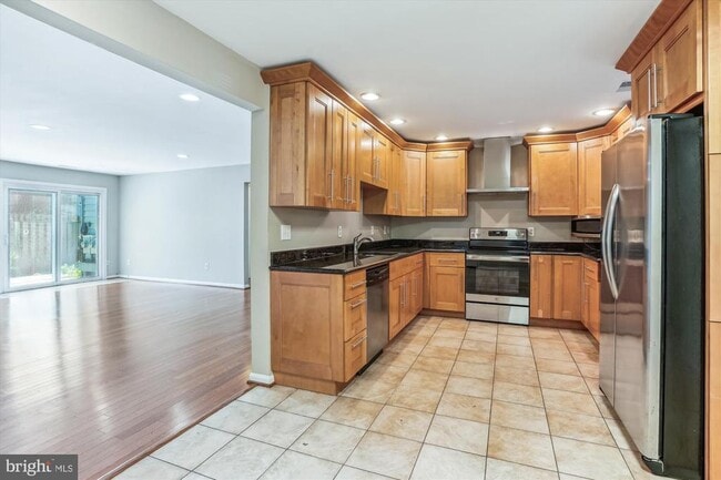 Building Photo - 102 Barnsfield Ct