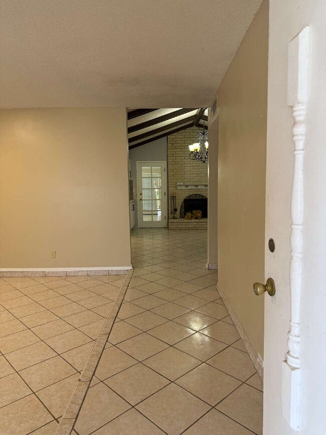 Building Photo - 220 Rio Tinto Dr