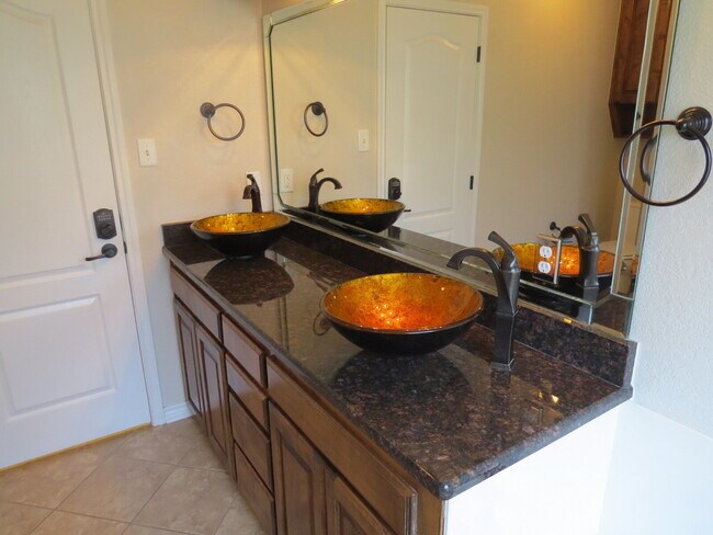 Building Photo - "Spacious 4-Bed Oasis in Killeen with Granite Touches & Cozy Fireplace!"
