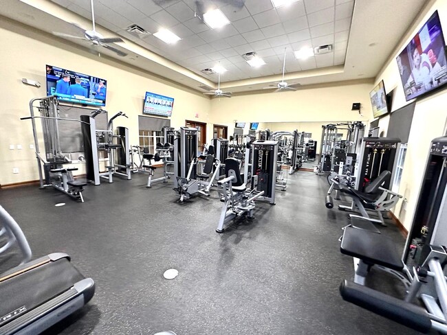 Large gym - 9035 Colby Dr