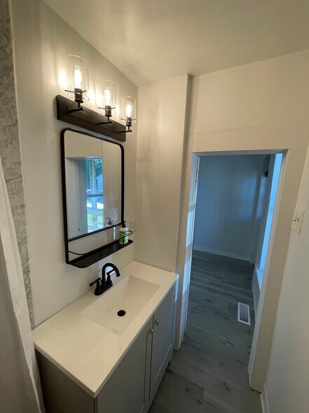 Building Photo - 1437 Quarry Ave NW