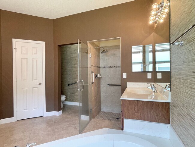 Building Photo - 3+ Bedroom quality built home in desirable...