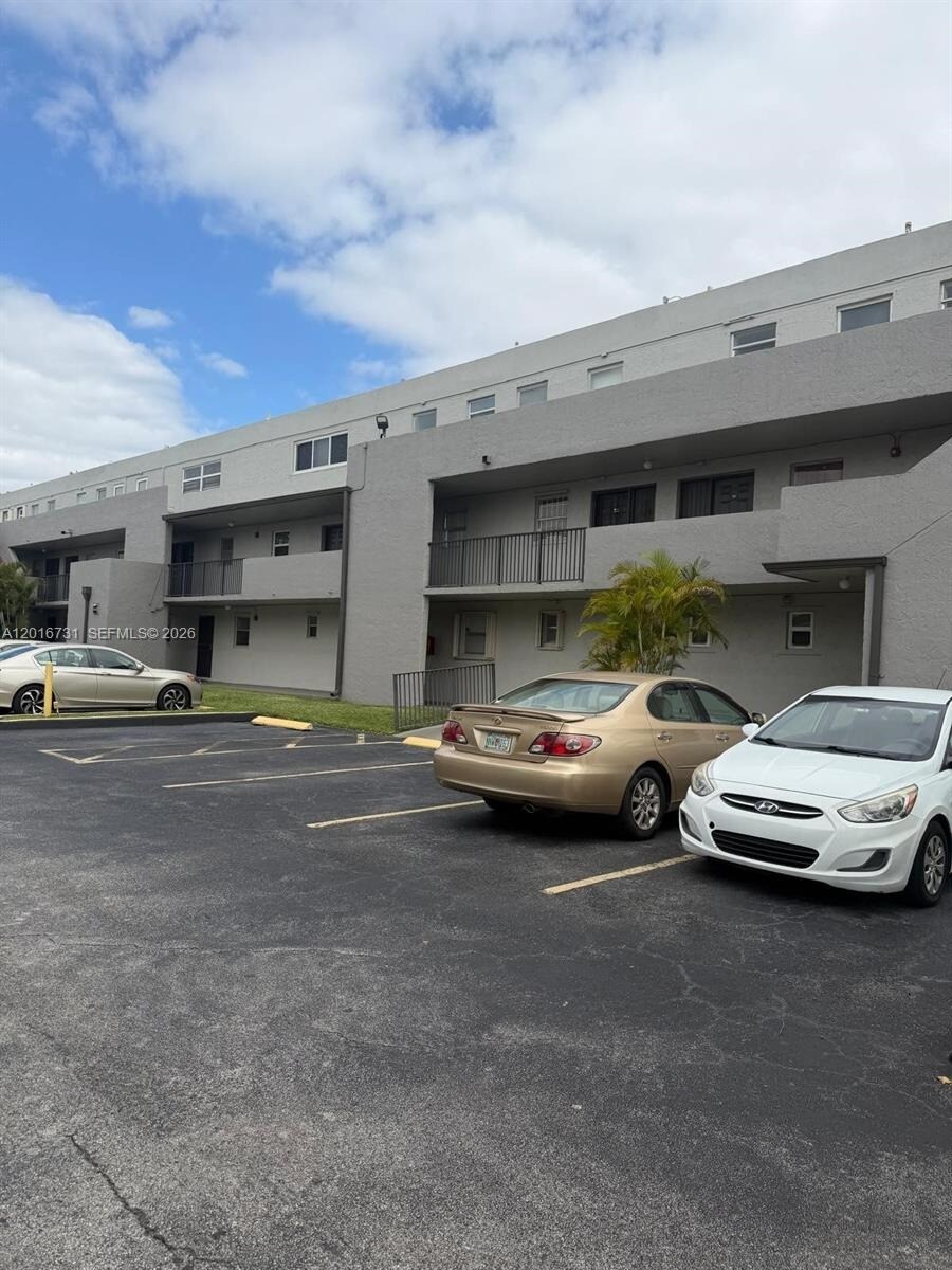 Building Photo - 30 NW 87th Ave