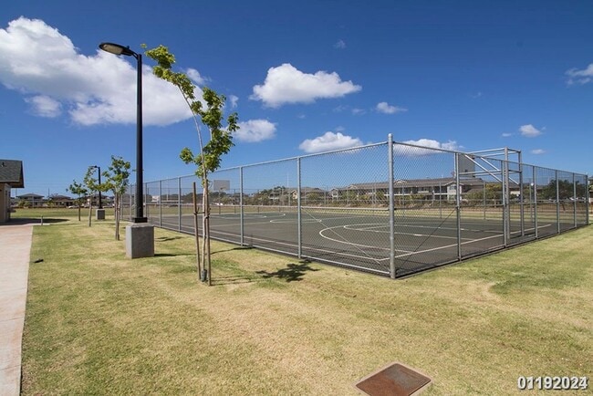 Building Photo - 3bd/2.5ba condo with 2 assigned parking sp...