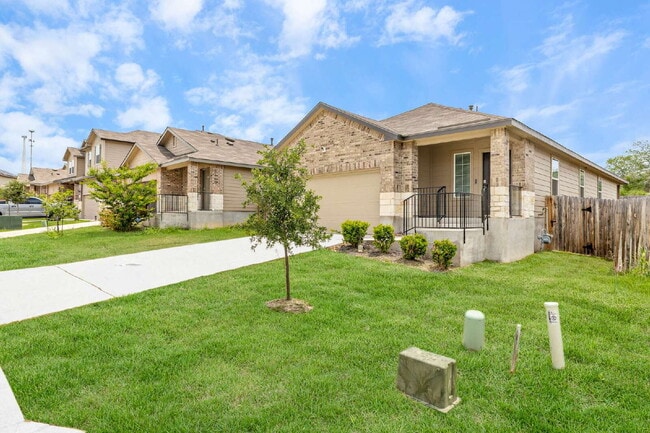 Building Photo - 6430 Greensleeves