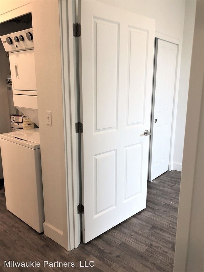 Building Photo - 7510 SE Milwaukie Ave