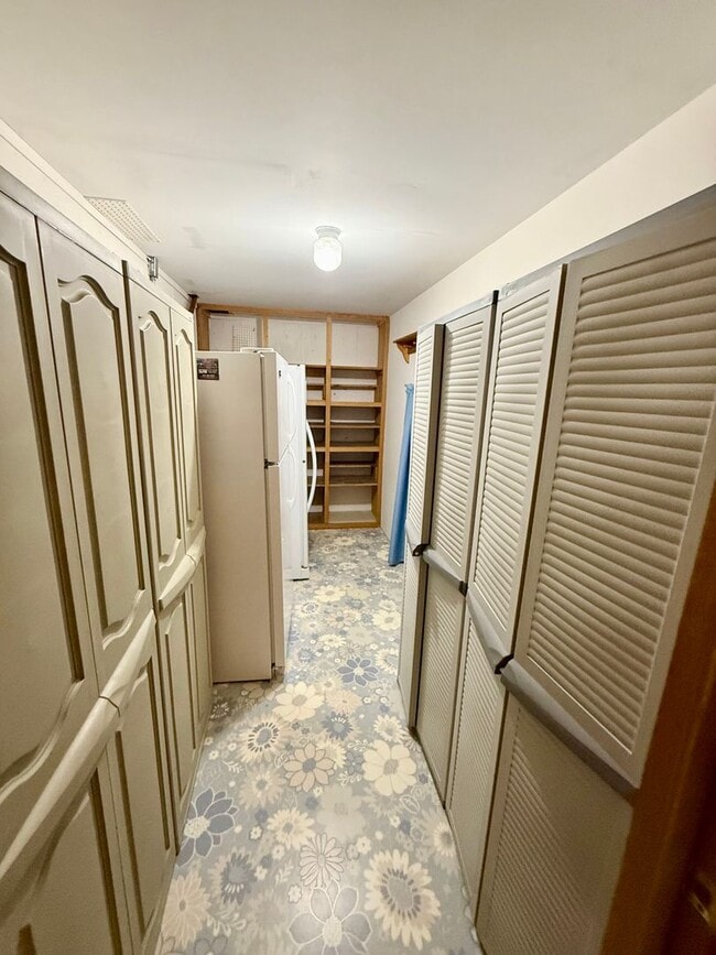 Building Photo - 4 Bedroom - 2 Bath Ranch Style Home with 2 car attached garage in Loveland, Colorado