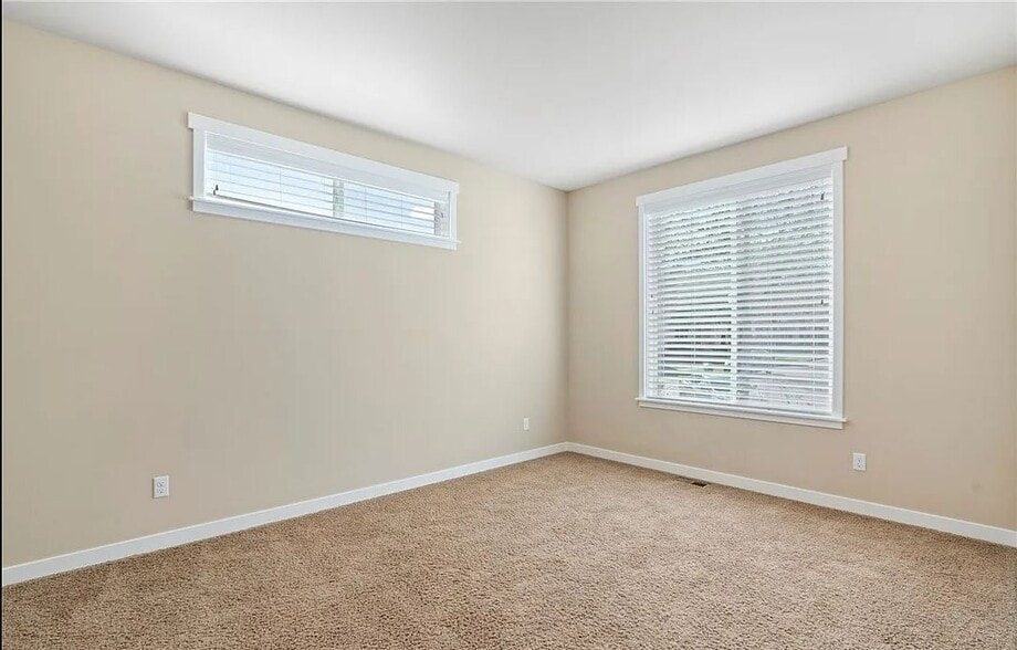 Building Photo - 1621 Bellerive Way SE