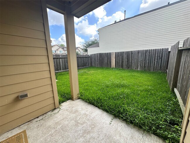 Building Photo - 6042 Wesley Manor Ct